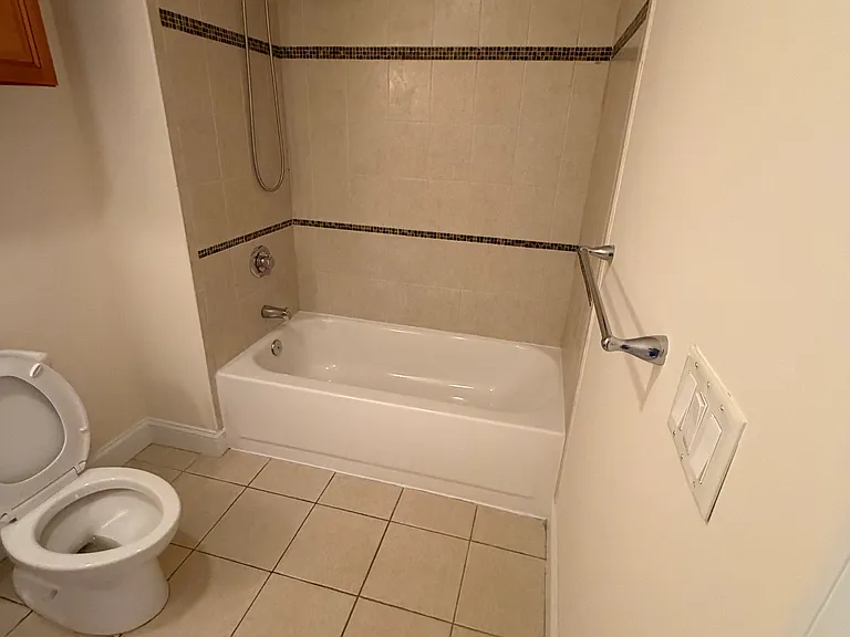 55 68th St #2B — Photo 32