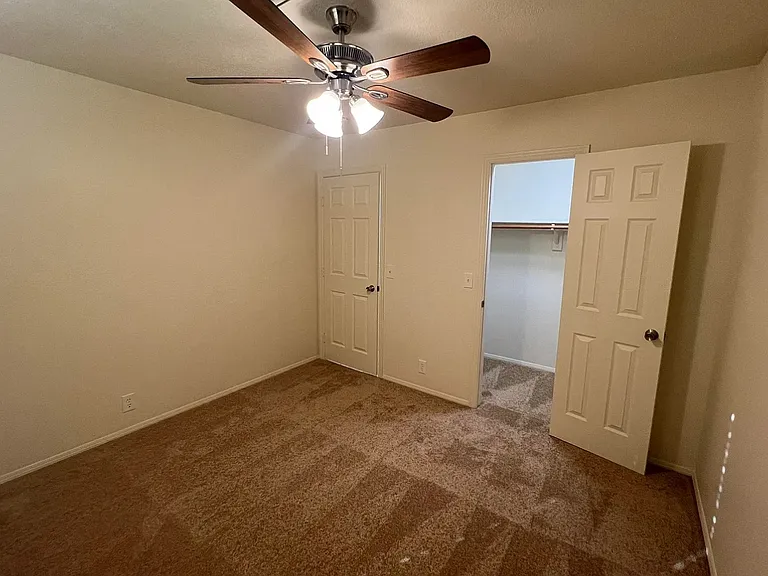 1321 E Morrow Dr — Photo 26