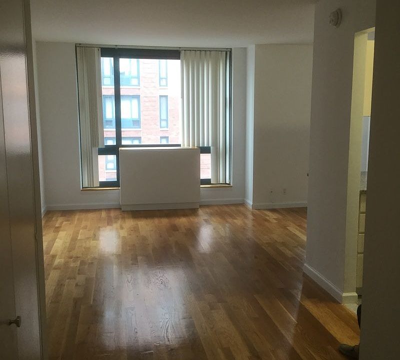 1st image of Irving Pl #G18i