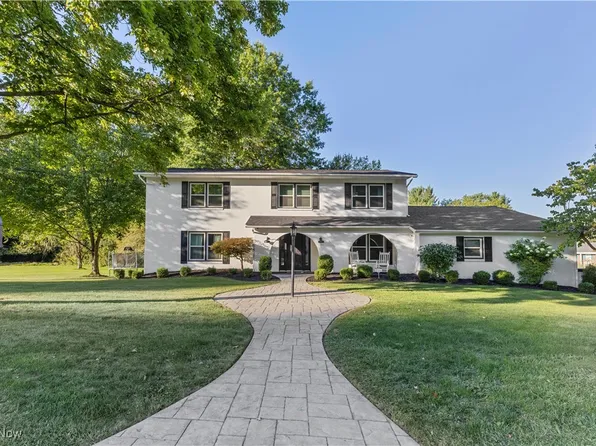 206 Kingsview Dr, Weirton, WV 26062