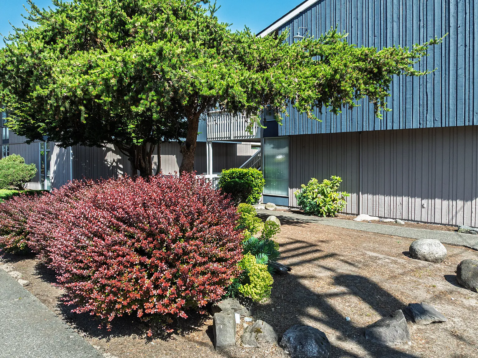 Garden Square Apartments — Photo 1