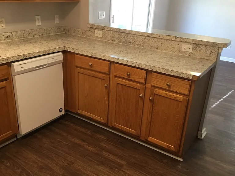 38 Sandy Pointe Dr — Photo 5