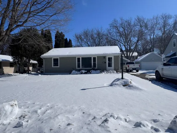421 Jefferson Ave S, Hopkins, MN 55343