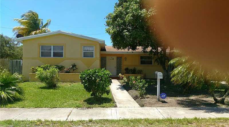 1st image of 17600 NE 3rd Ct