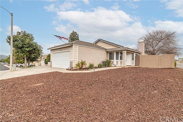 1st image of 27998 Moonridge Dr