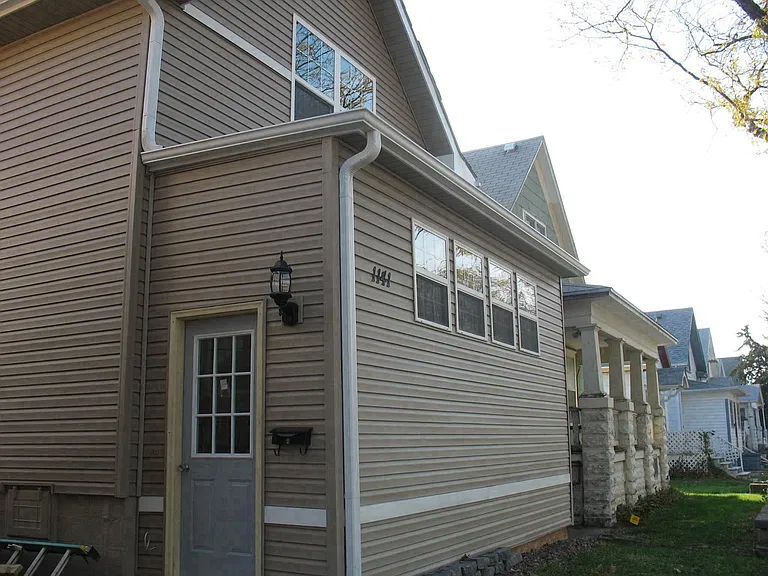 1141 Charleston St — Photo 1