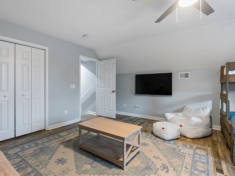 321 Jase Ct — Photo 36
