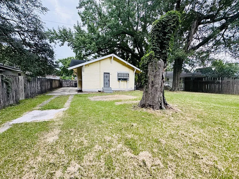 3648 Evangeline St — Photo 35