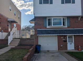 11128 Templeton Dr, Philadelphia, PA 19154