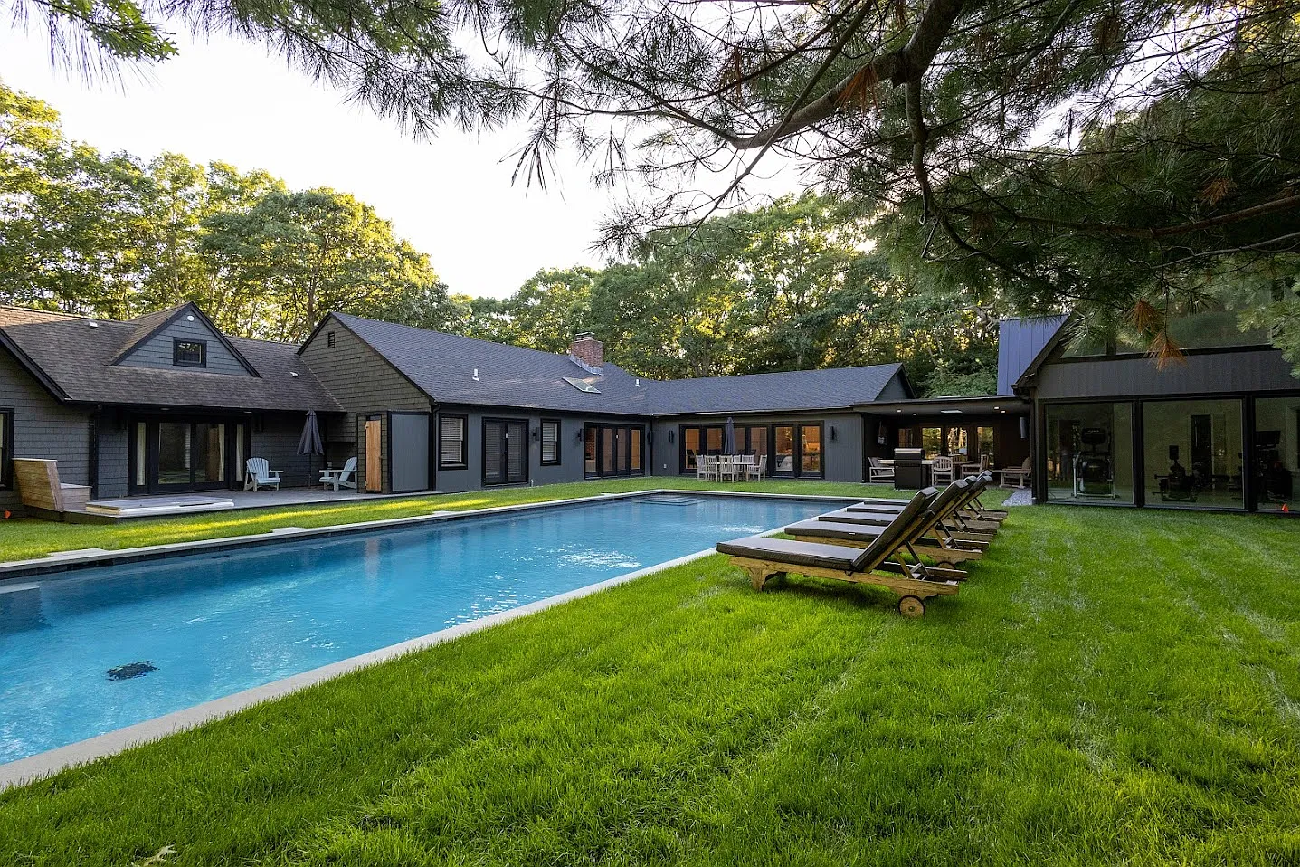 Water Mill Private Luxury Compound with Pool, Tennis and Gym — Photo 1
