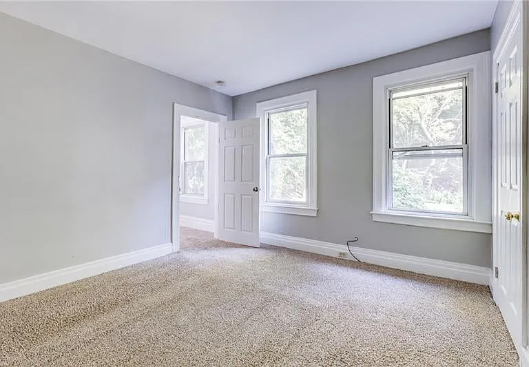 211 W Burgess St — Photo 21