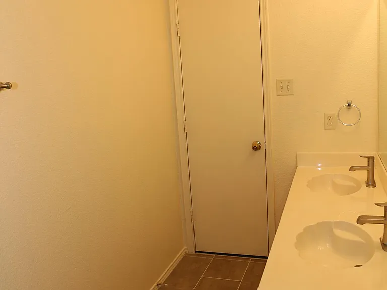 7305 Maplewood Dr — Photo 53