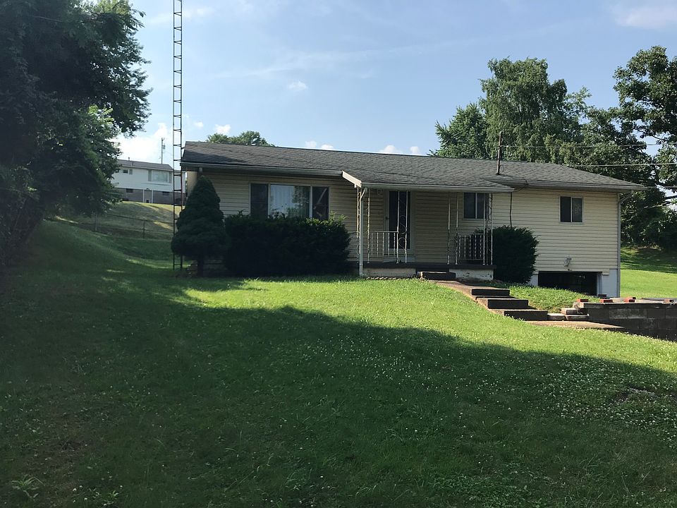 1st image of 44 Broadway Cir