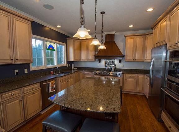 3rd image of 10071 Glynwater Ct