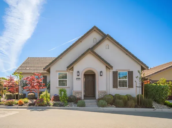 1181 McClellan St, Hollister, CA 95023