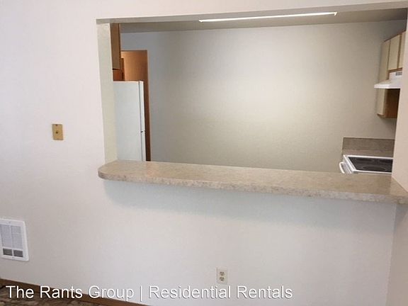 4th image of 1111 Creekwood Ct SE #D