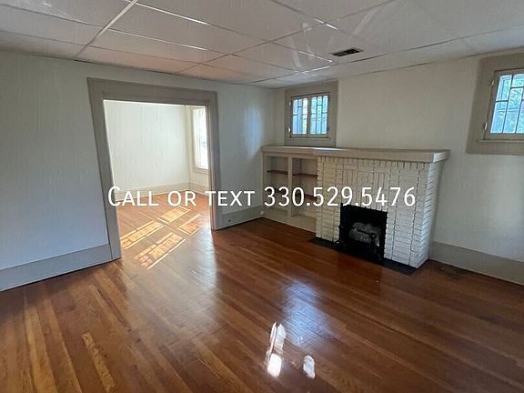 3rd image of 798 W Market St APT 2