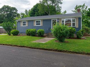 11 Beeckman Ave, Cranston, RI 02920