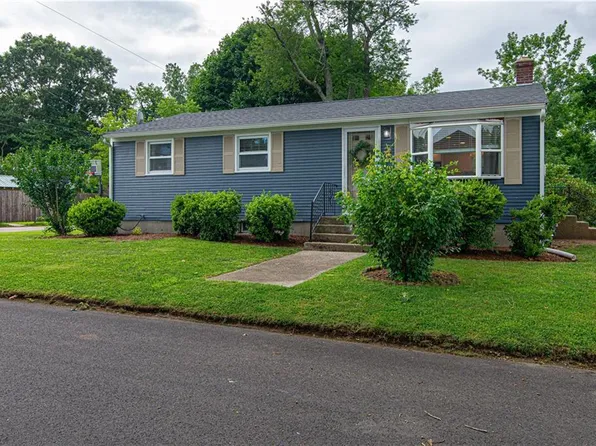 11 Beeckman Ave, Cranston, RI 02920