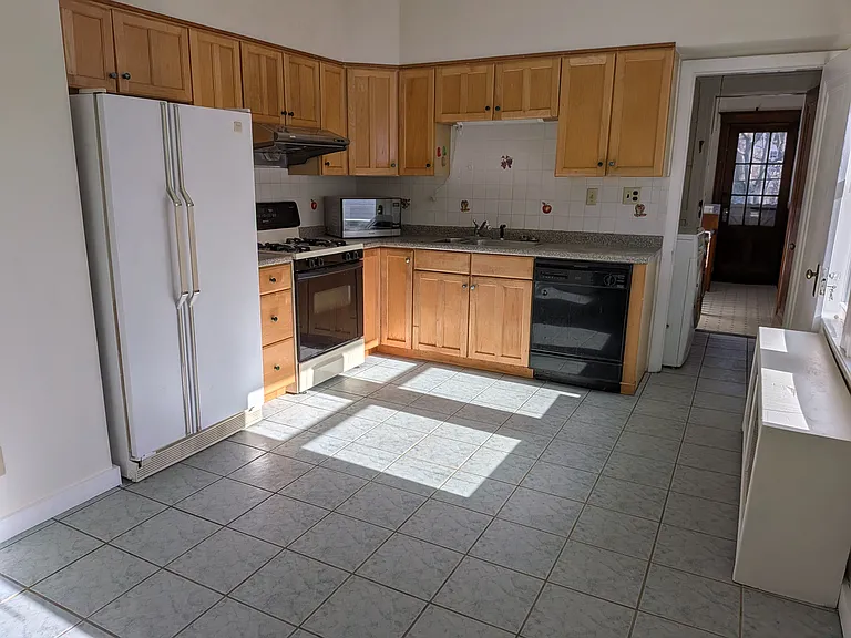 28 Verndale St #2 — Photo 7