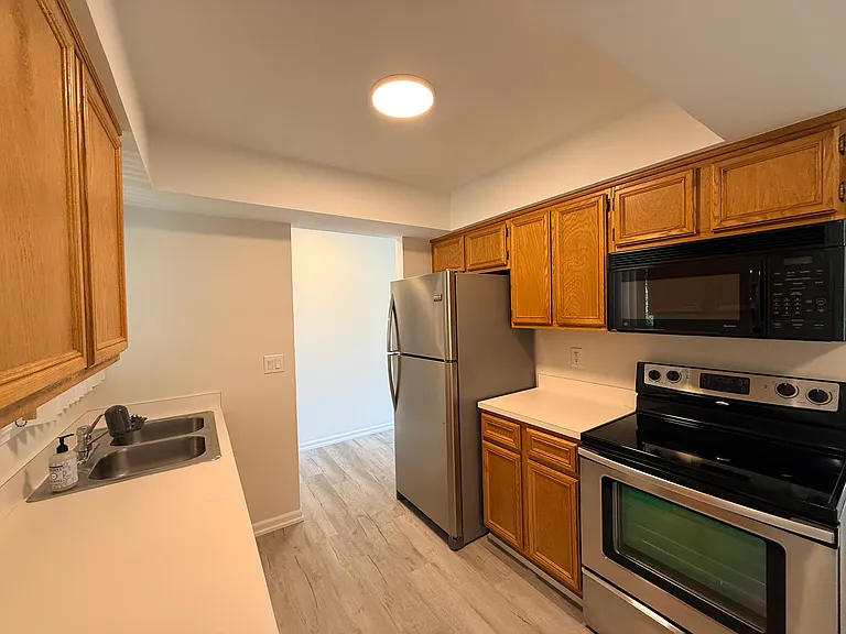 24381 Juliet Dr — Photo 9