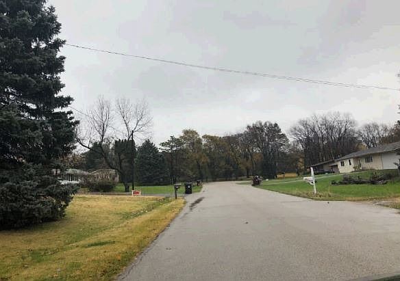 Exterior Neighborhood (street photo)