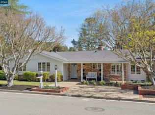 19 Eastwood Dr, Orinda, CA 94563