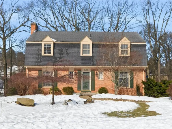 1069 Woodhill Dr, Gibsonia, PA 15044