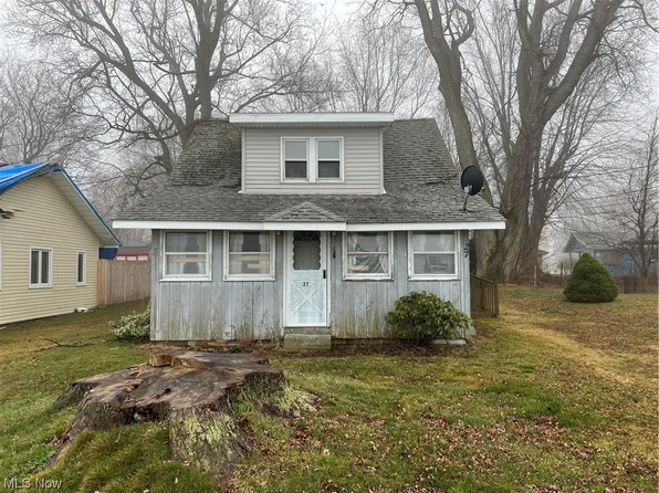 27 Burrington Hts, Conneaut, OH 44030