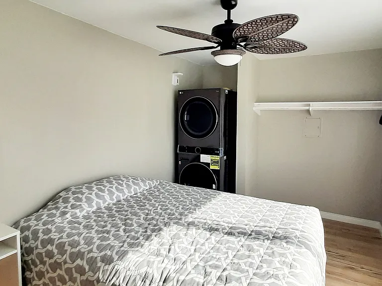 140 Hemlock Ave #C — Photo 5