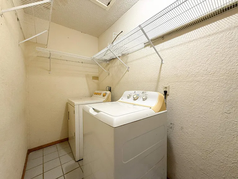 106 Florida St — Photo 10