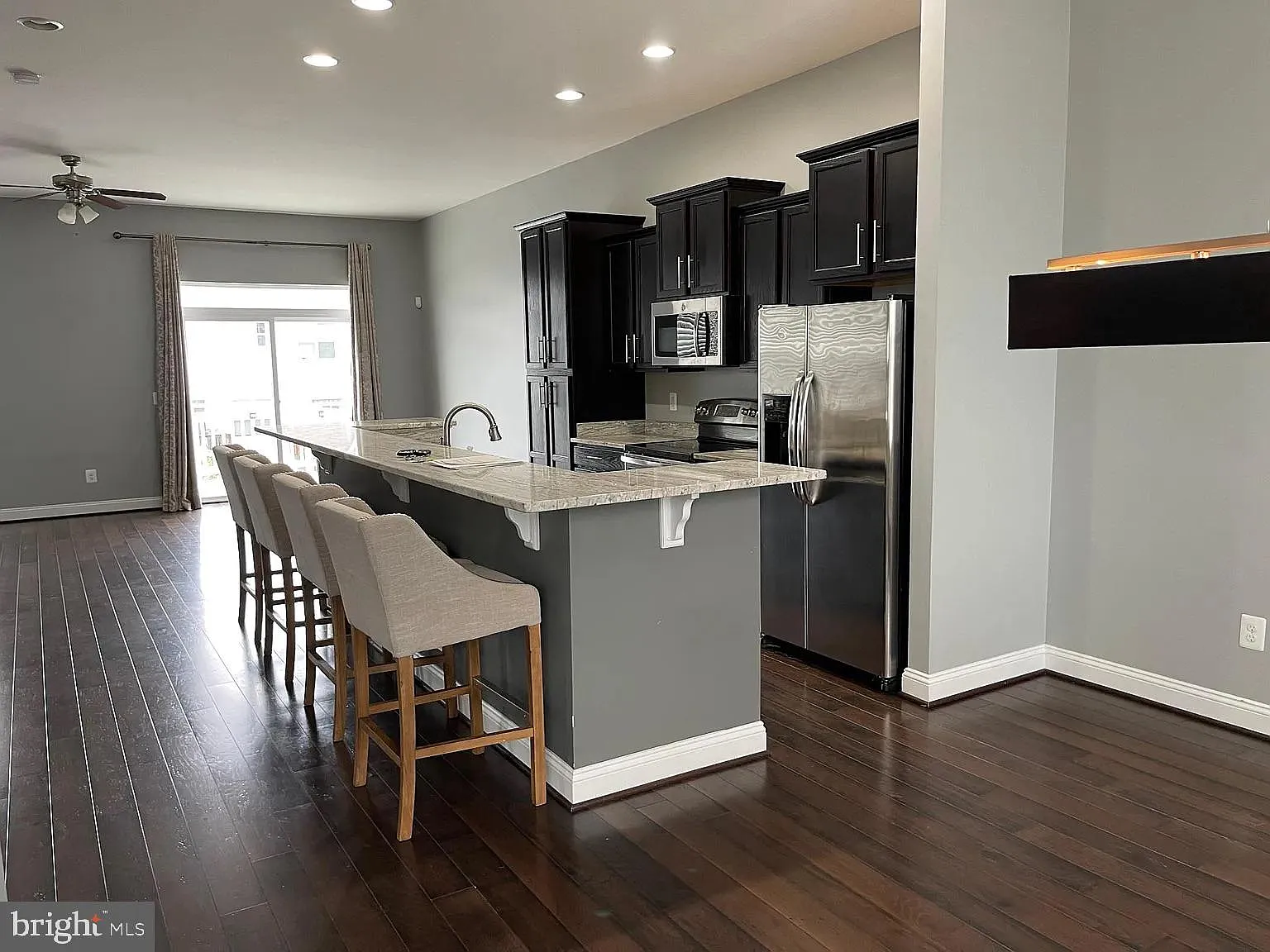 4 bed, 3.5 bath, 2903 sqft, $2,650 — Photo 4