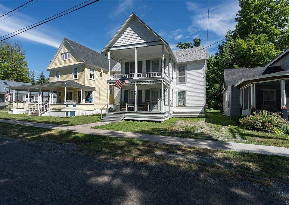 1st image of 42676 Headland Ave
