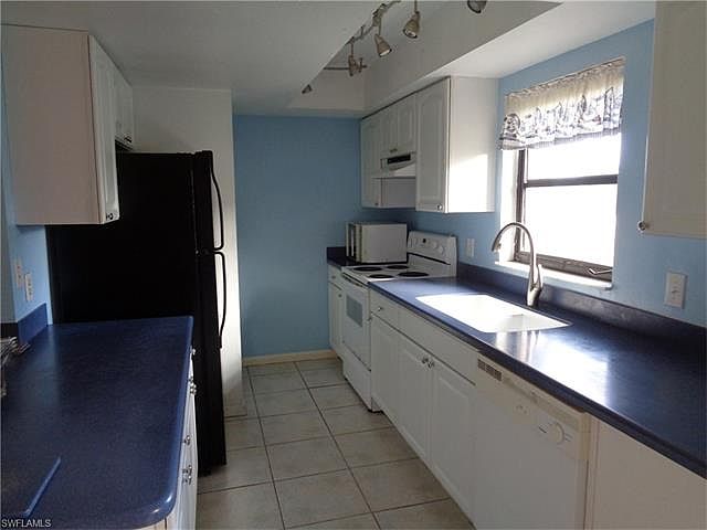 1st image of 610 SW 47th Ter APT 8