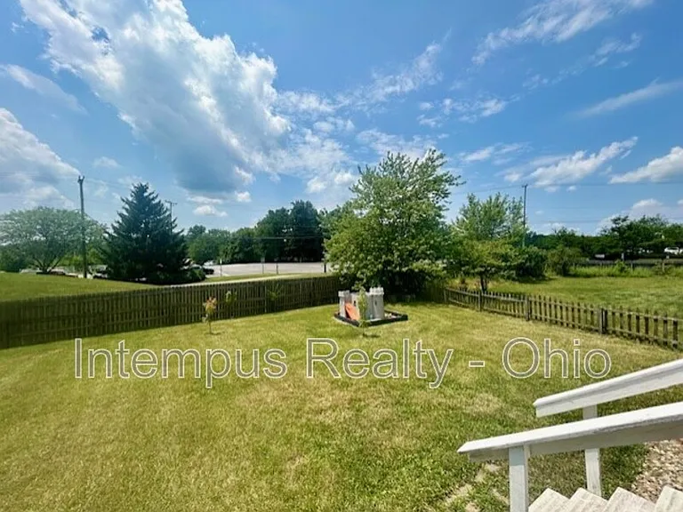 173 Niatross Pl — Photo 24