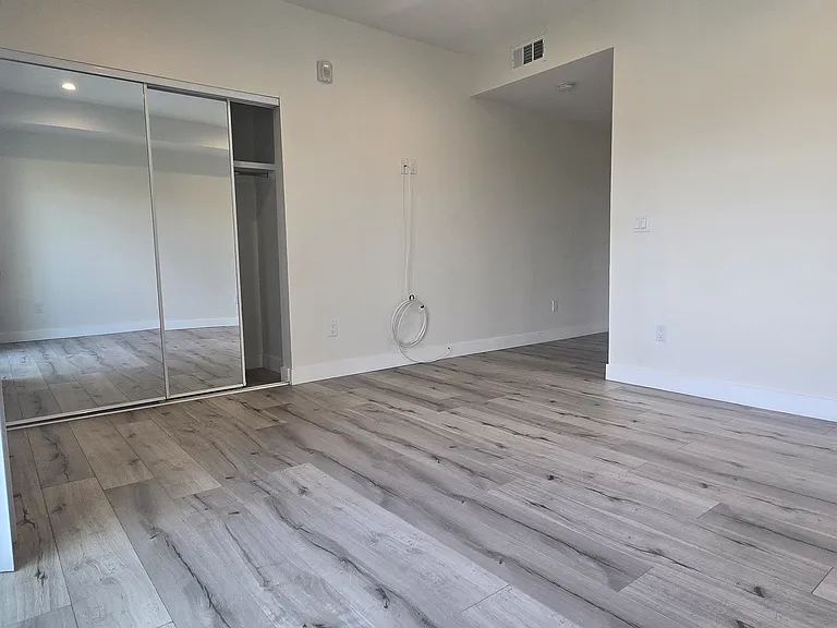 340 N Oxford Ave #401 — Photo 10