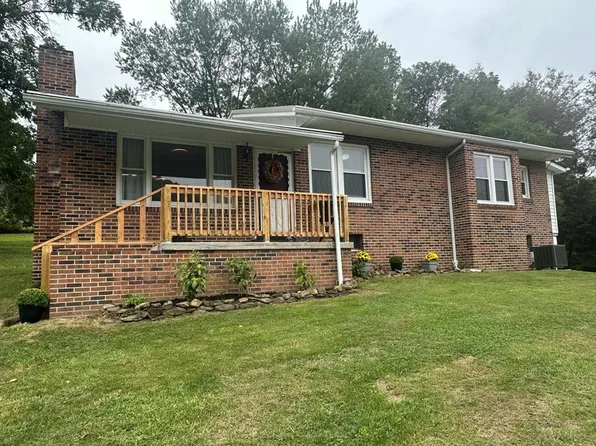 116 Idle Acres Dr, Bluefield, WV 24701