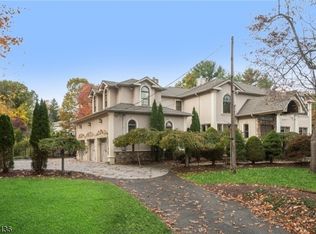 281 Colfax Rd, Wayne, NJ 07470