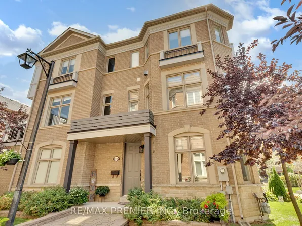 10 Henry Peters Ln, Vaughan, ON L4L 0A7