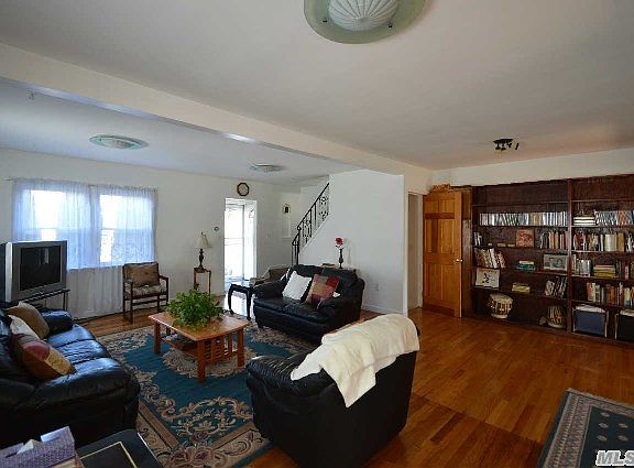 5th image of 205 Norfeld Blvd