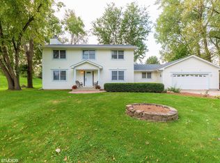 653 Suzanne St, Gilberts, IL 60136