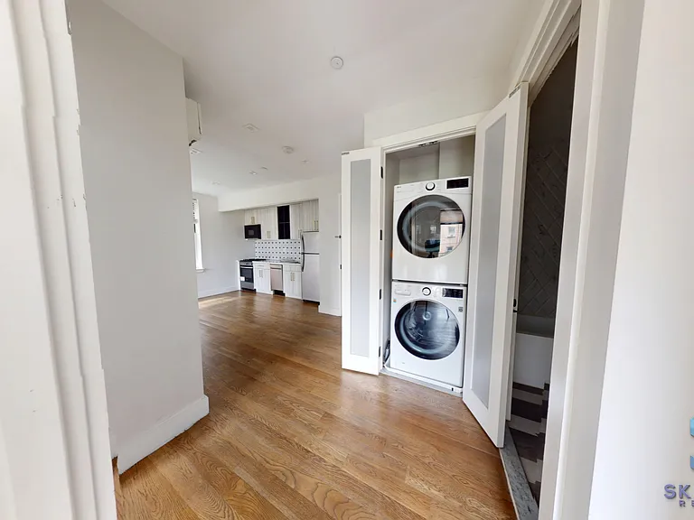 1079 Lafayette Ave #301 — Photo 13