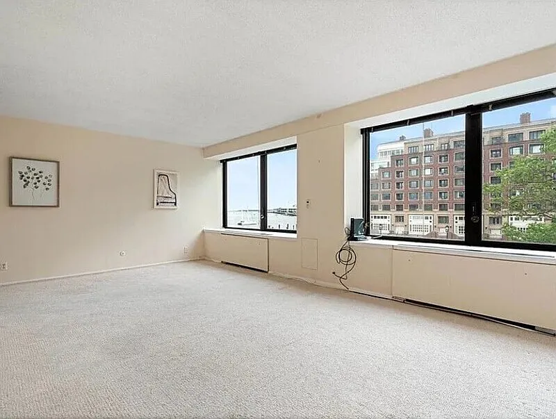 85 E India Row #2E