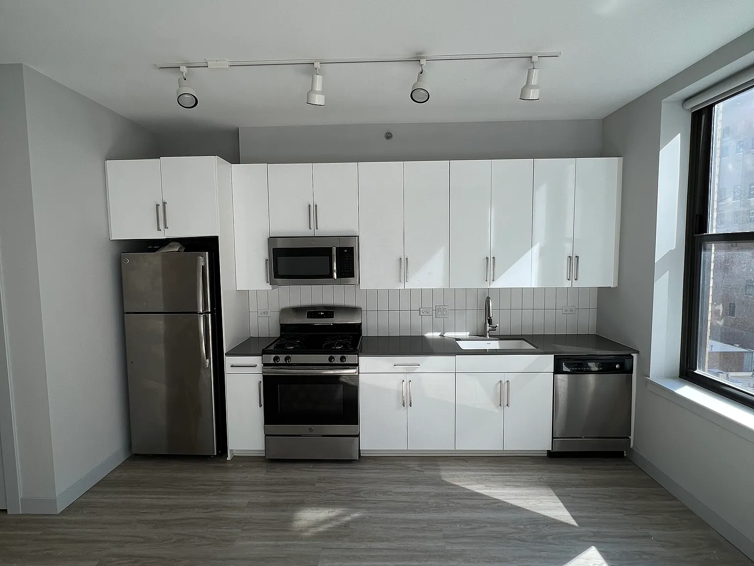 1 bed, 1.0 bath, 625 sqft, $2,385 — Photo 3