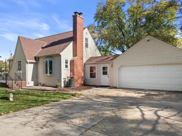 4076 South 84th STREET, Greenfield, WI 53228