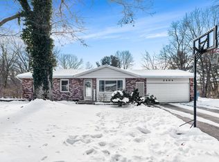 2404 Rudgate Dr NW, Grand Rapids, MI 49544