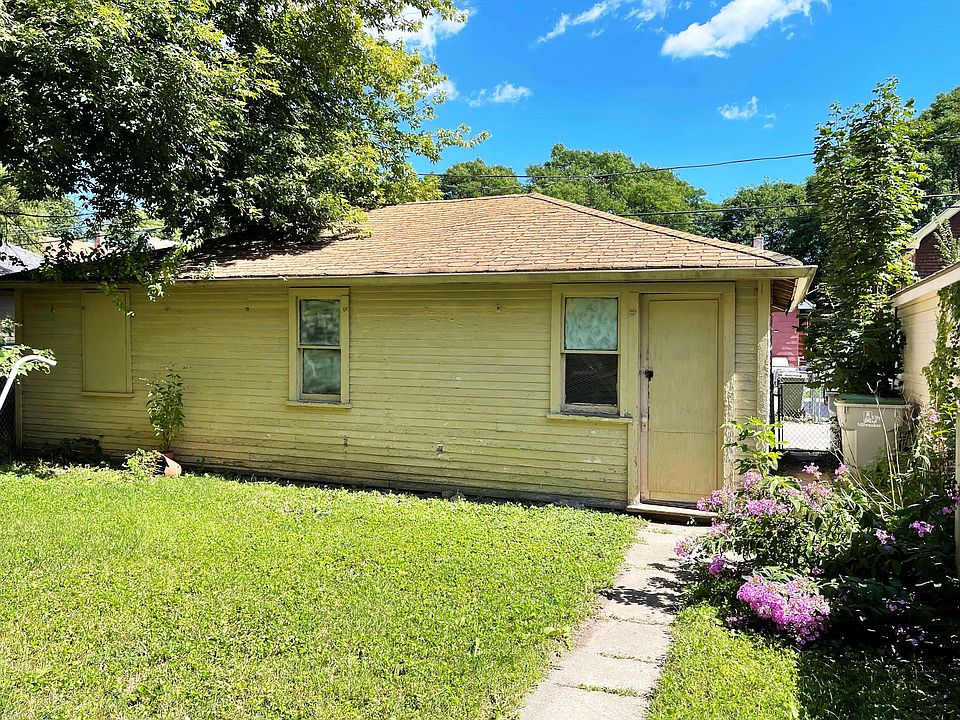 2nd image of 3152 N 39th St #3154