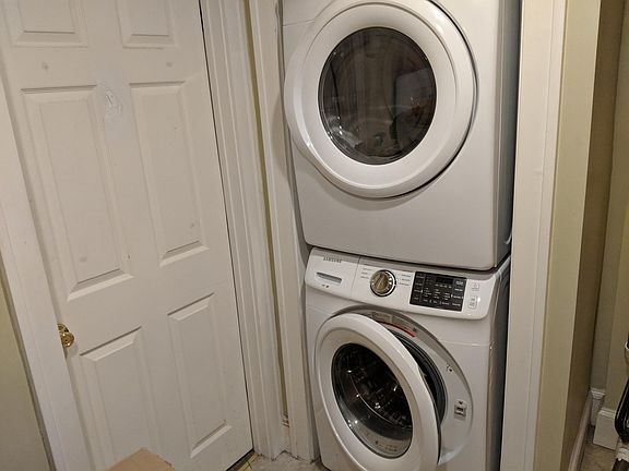 4th image of 14 Lincoln Ave #1B