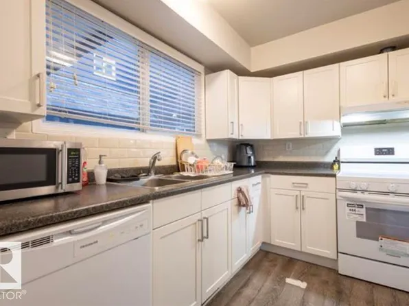 3530 42nd St NW, Edmonton, AB T6L 5A1