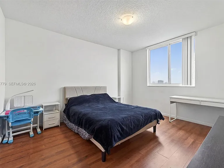 18800 NE 29th Ave #904 — Photo 17